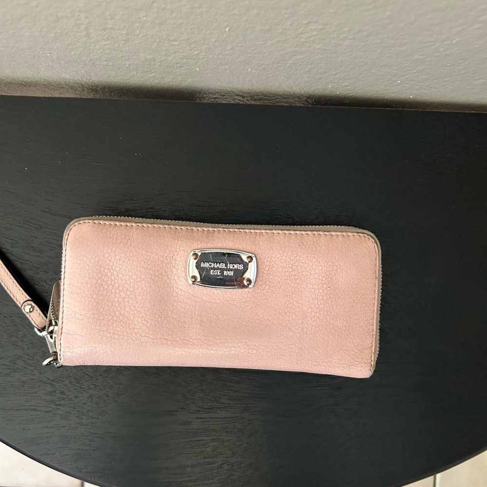 Leather Vintage Michael Kors Blush Pink Zip-Around Wallet
